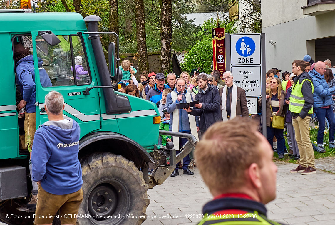 01.05.2023 - Maibaumaufstellung in Berg am Laim